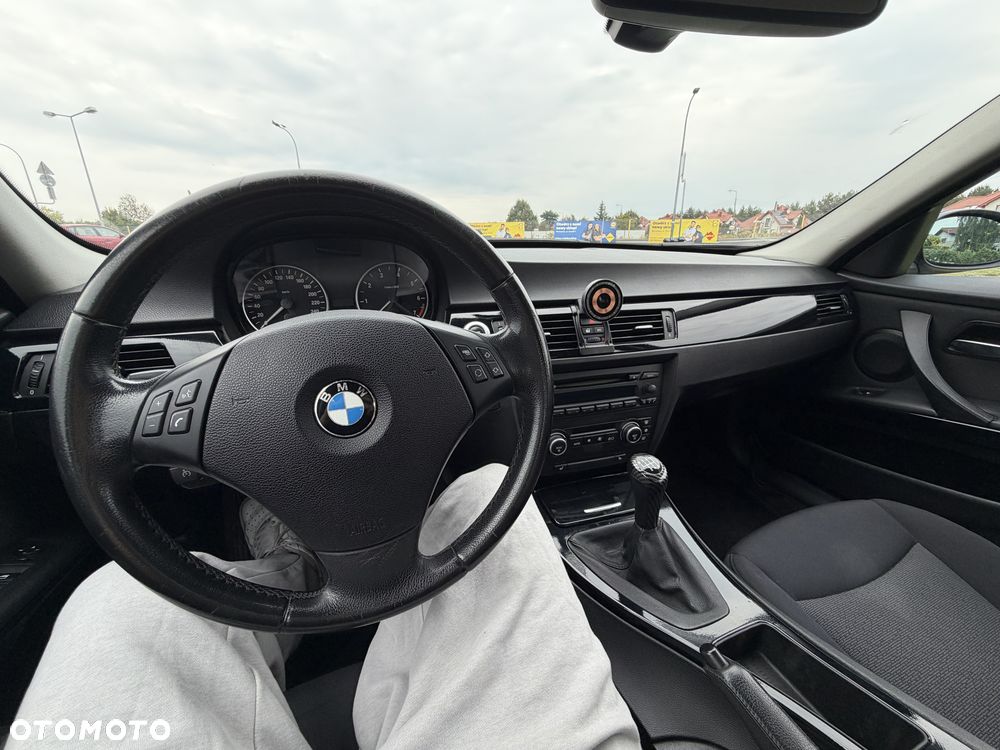BMW Seria 3 318i - 9