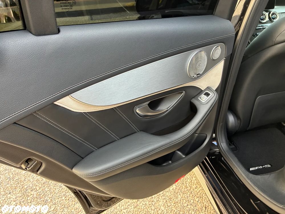 Mercedes-Benz Klasa C AMG 63 S AMG Speedshift 7G-MCT - 28