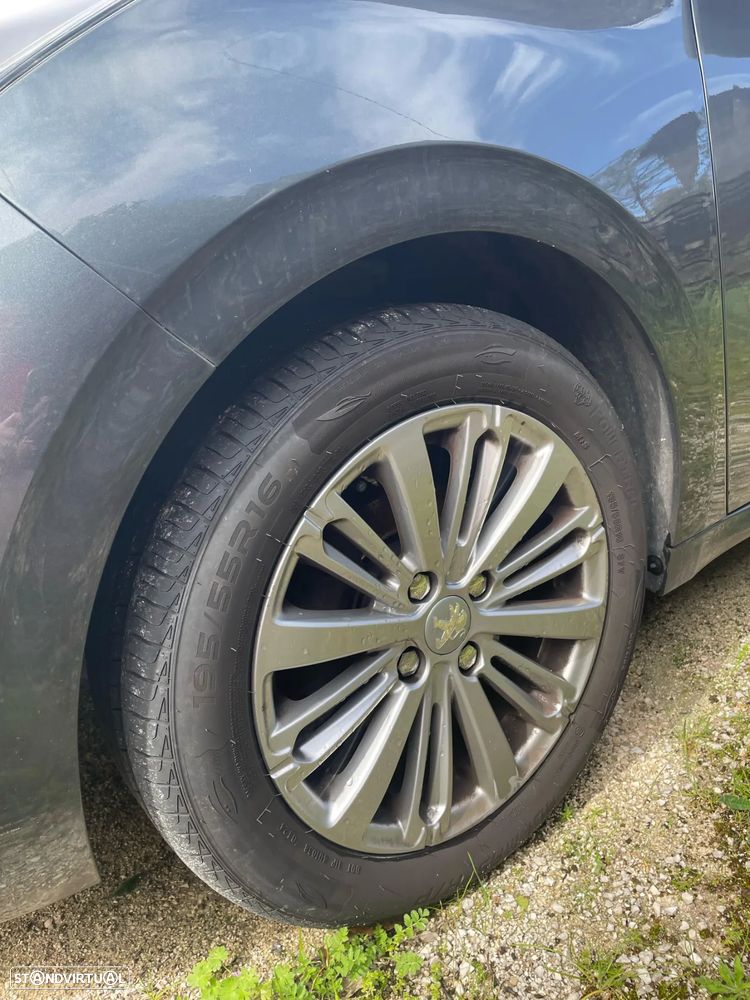 Peugeot 208 1.2 PureTech Style - 2