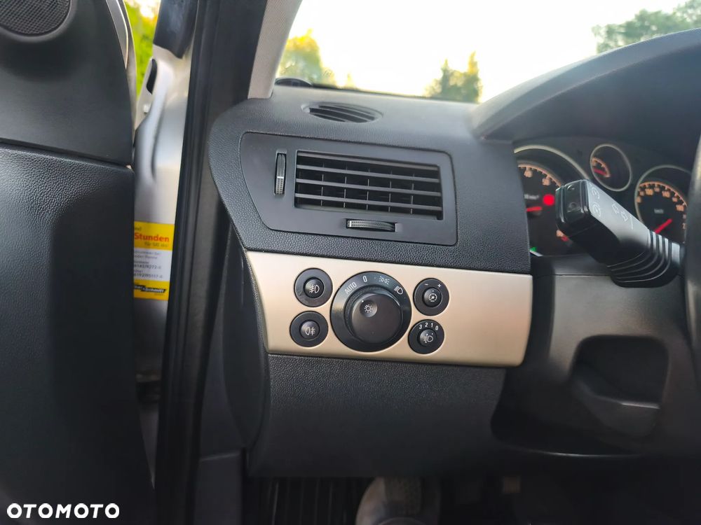 Opel Astra 1.6 Enjoy - 26