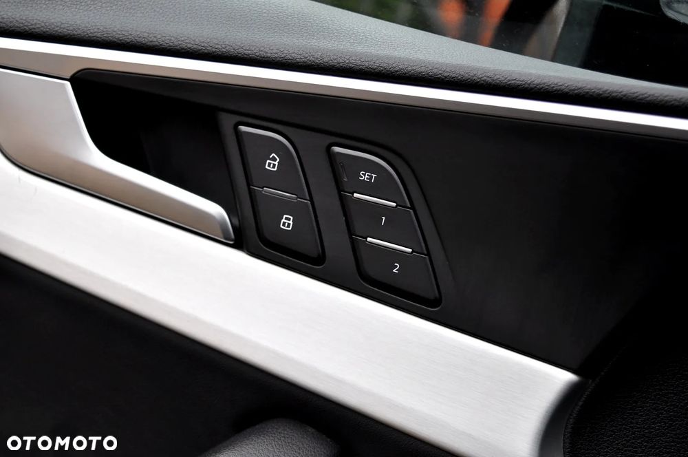 Audi A4 Avant 40 TDI quattro S tronic S line - 31