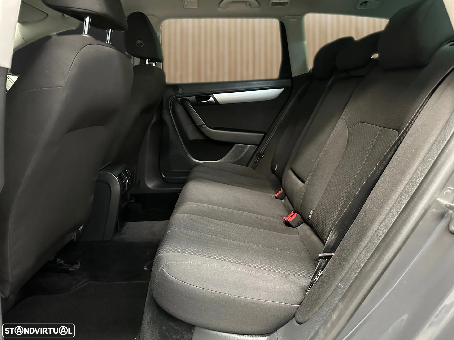VW Passat 1.6 TDI BlueMotion - 11