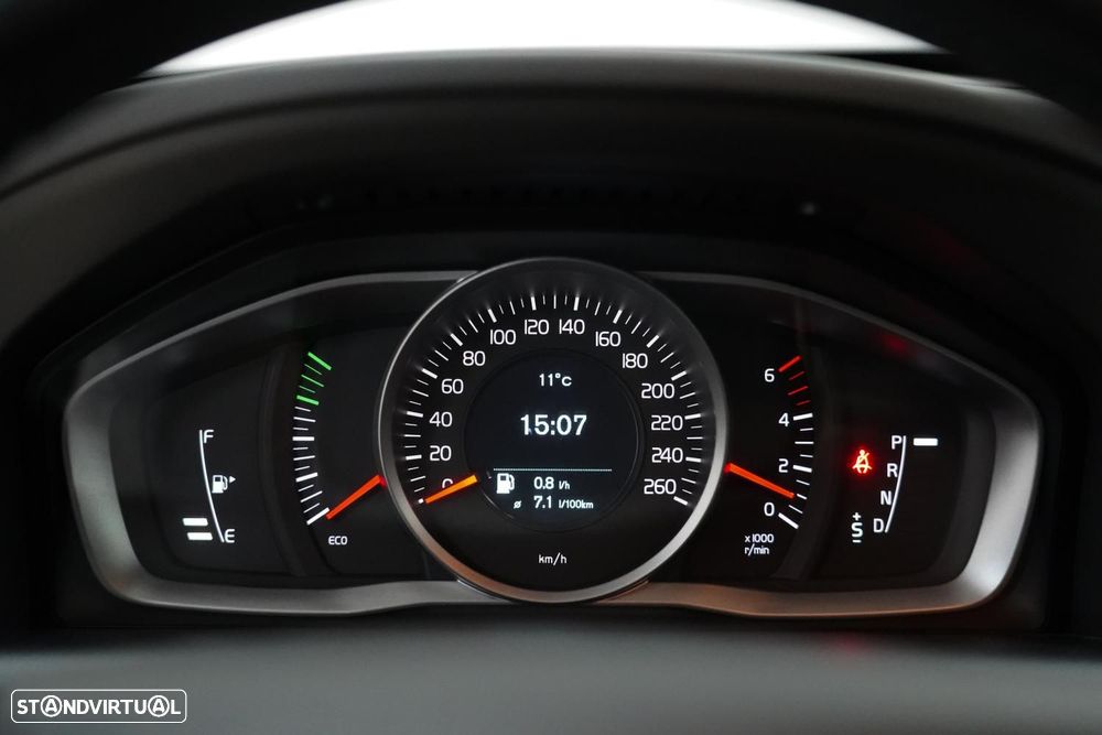 Volvo XC 60 2.0 D3 Kinetic Geartronic - 9