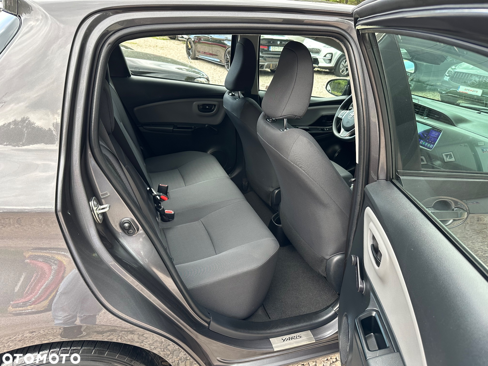 Toyota Yaris 1.5 Dynamic - 16