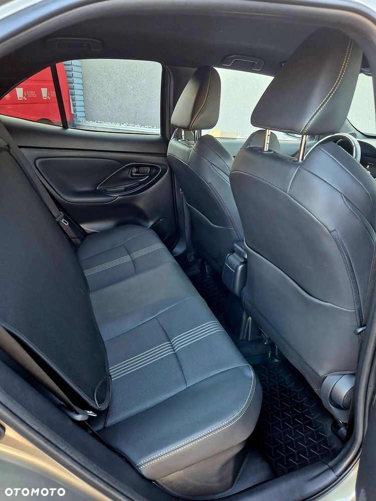 Toyota Yaris Cross Hybrid 1.5 Style AWD - 12
