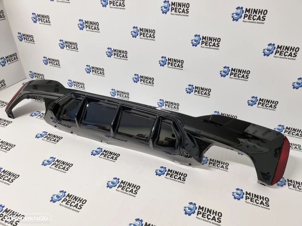Difusor Traseiro BMW Série 5 (G30/G31) Look M5 Preto Brilho - 3