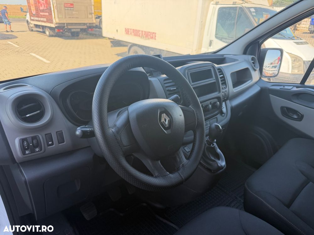 Renault Trafic - 11