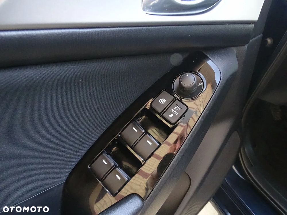 Mazda 3 SKYACTIV-G 120 Exclusive-Line - 34