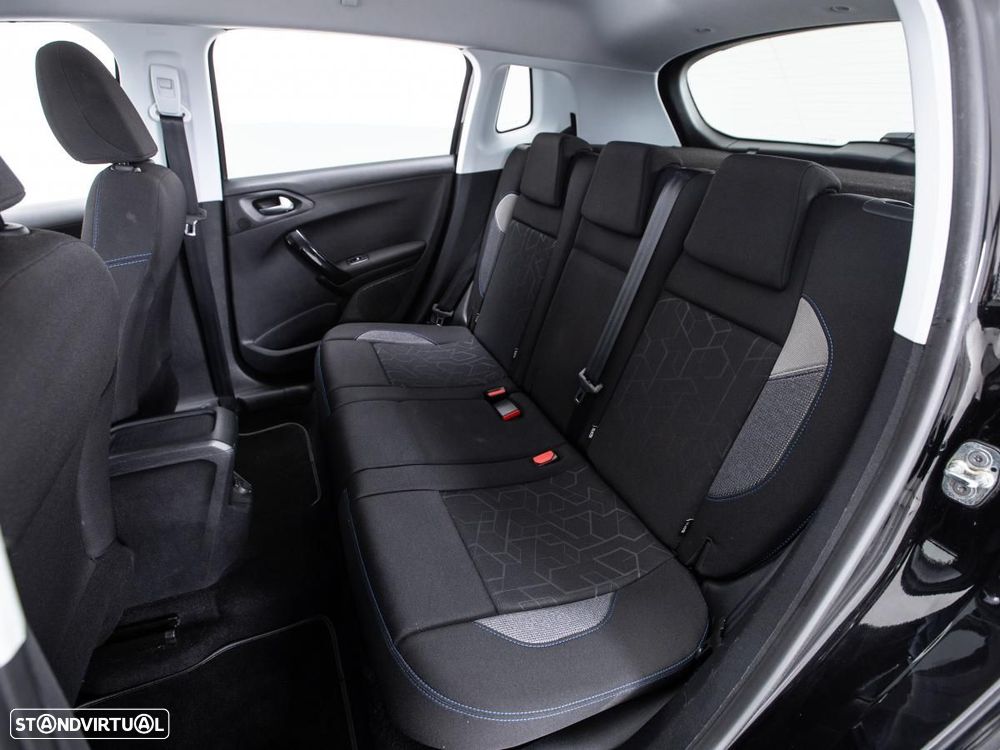 Peugeot 2008 - 11