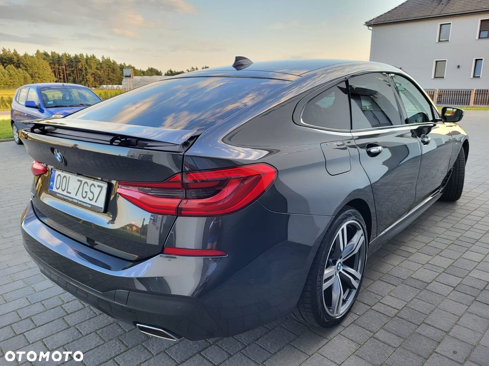 BMW 6GT - 6