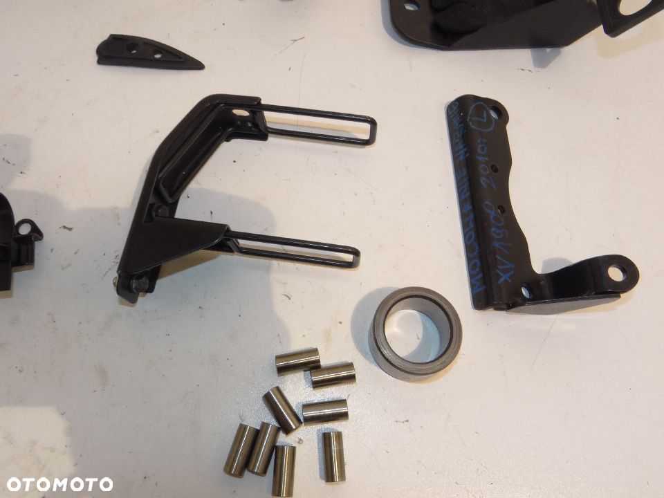 XV 1900 Midnight star Blacha mocowanie skrzynka plastik wypełnienie guma błotnika R142 - 4