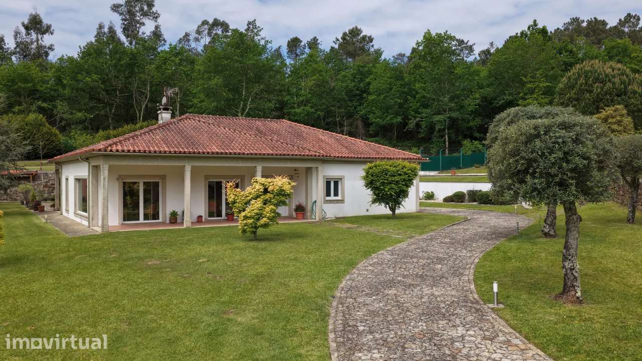 Quintinha com 2 casas -Extraordinária propriedade - Grande imagem: 4/37
