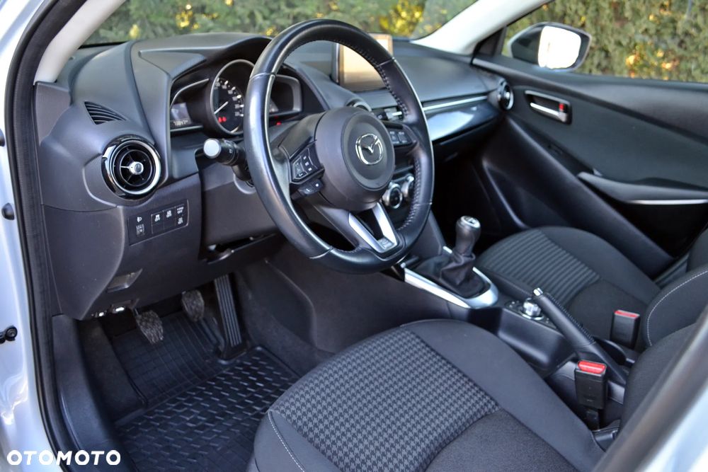 Mazda 2 - 16