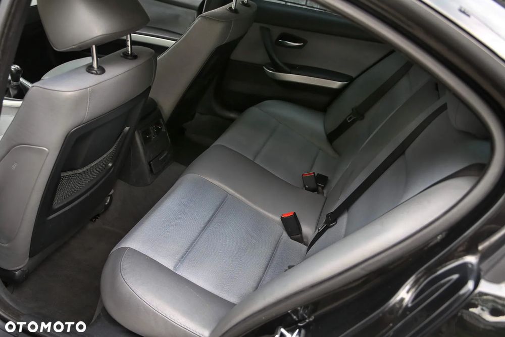 BMW Seria 3 - 35