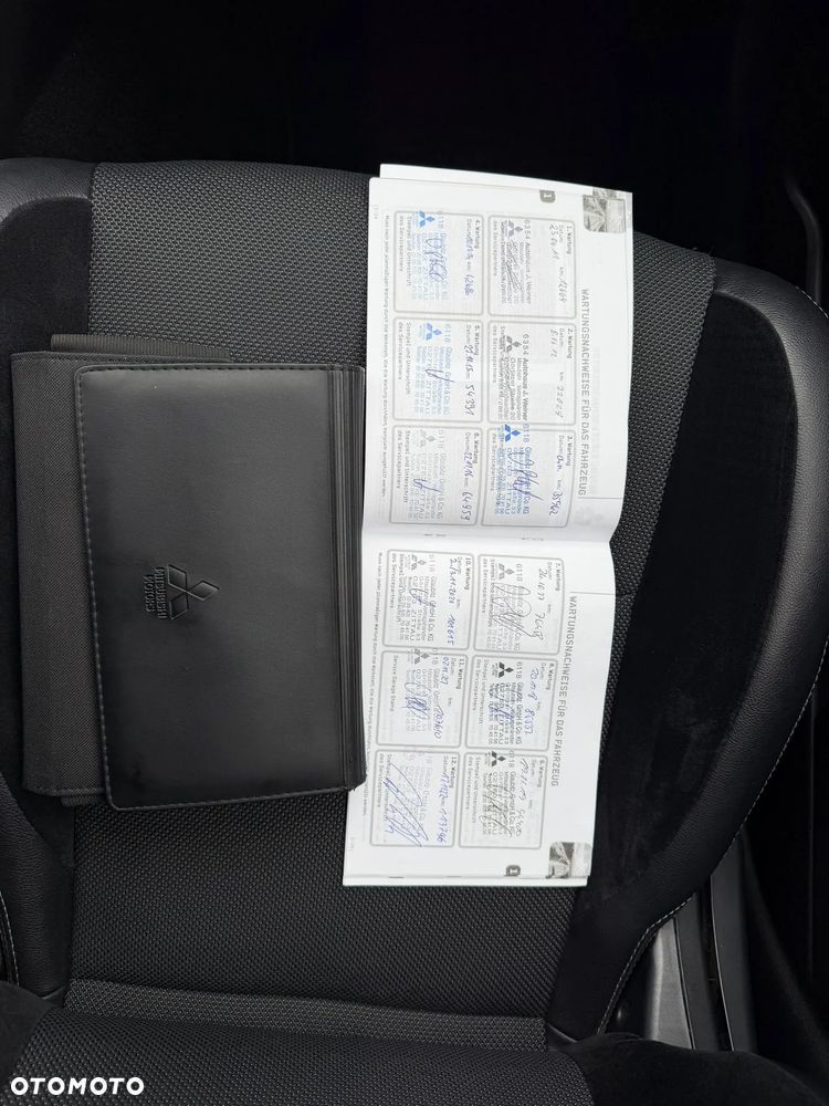 Mitsubishi Outlander - 16