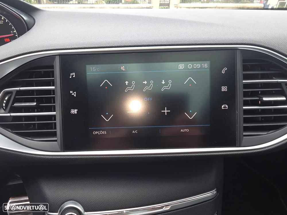 Peugeot 308 SW BlueHDi 130 EAT8 Stop & Start GT Pack - 31