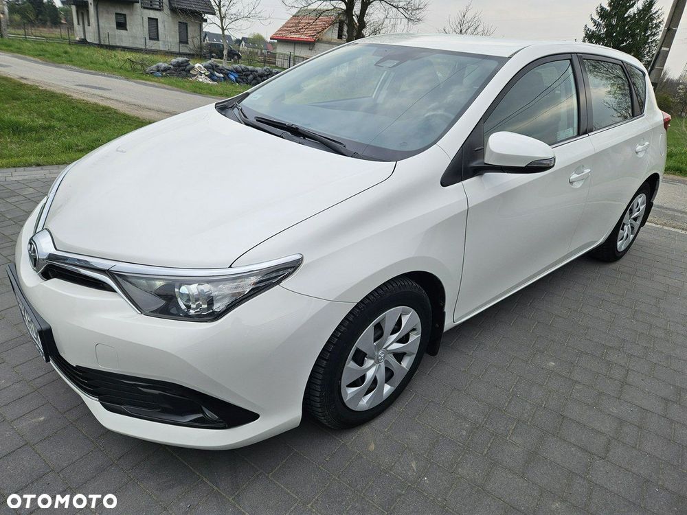 Toyota Auris - 2
