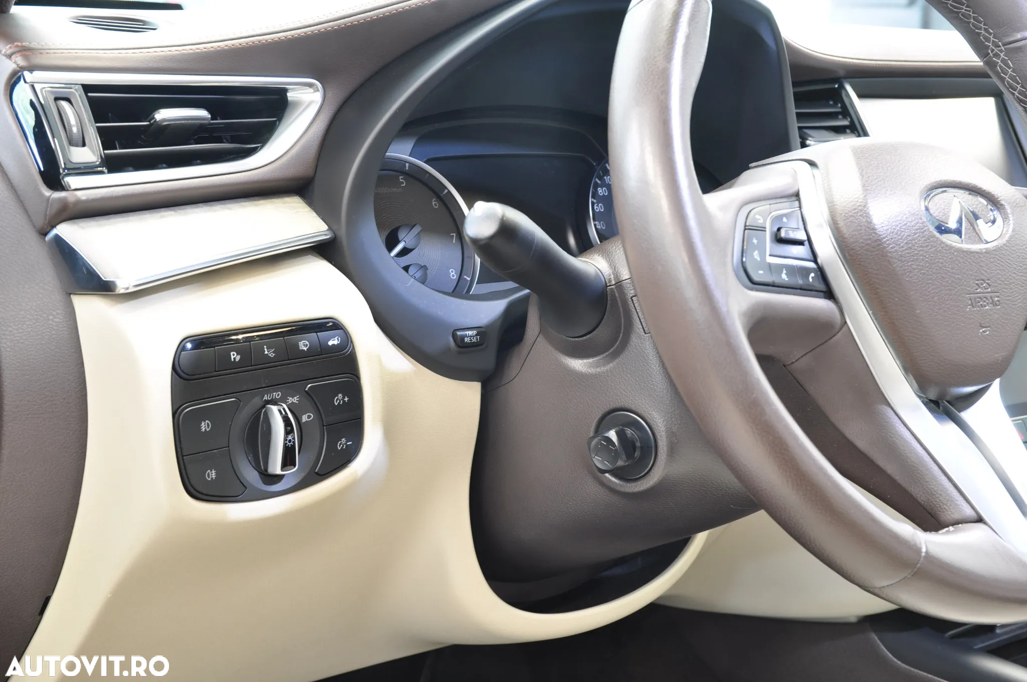 Infiniti QX50 - 11
