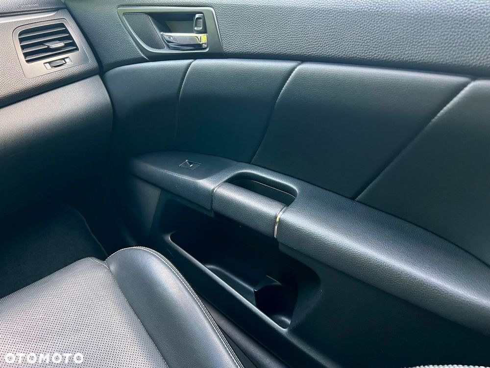Suzuki Kizashi 2.4 Sport 4WD CVT - 13