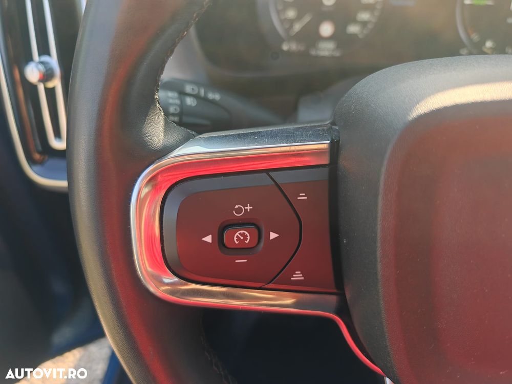 Volvo XC 40 T4 Recharge DKG Ultimate Bright - 17