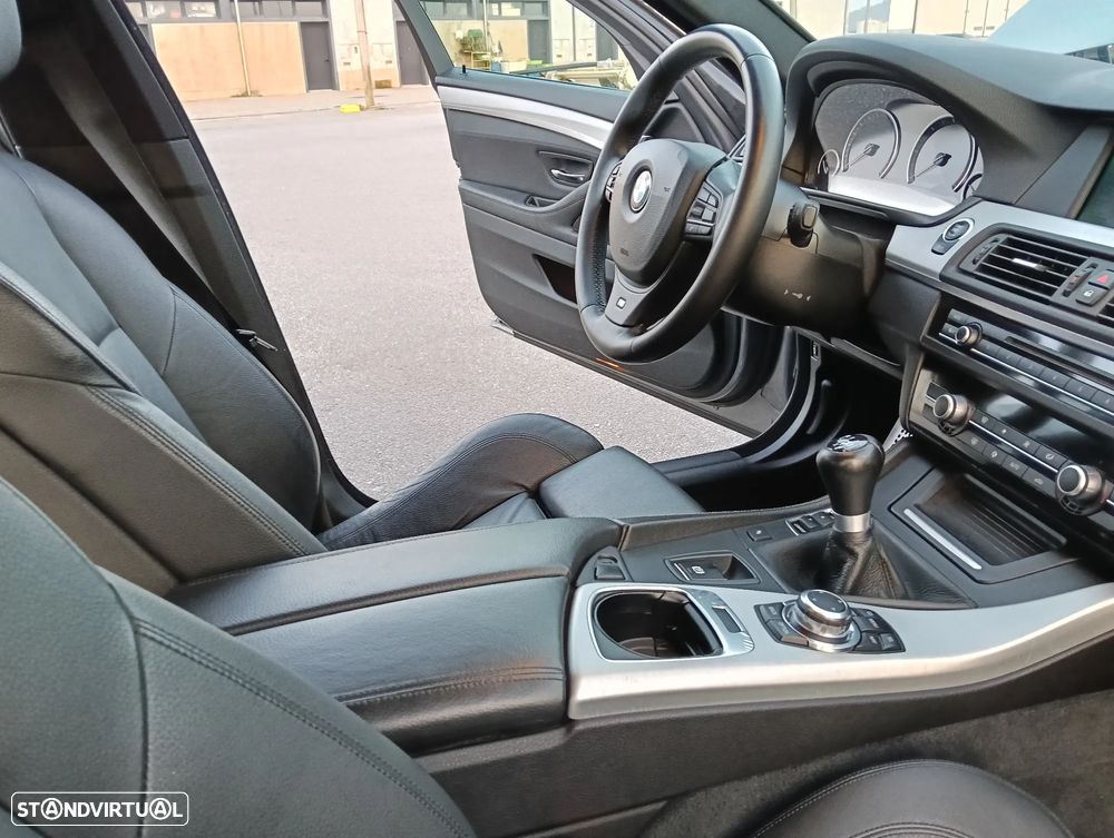 BMW 525 d Pack M - 27