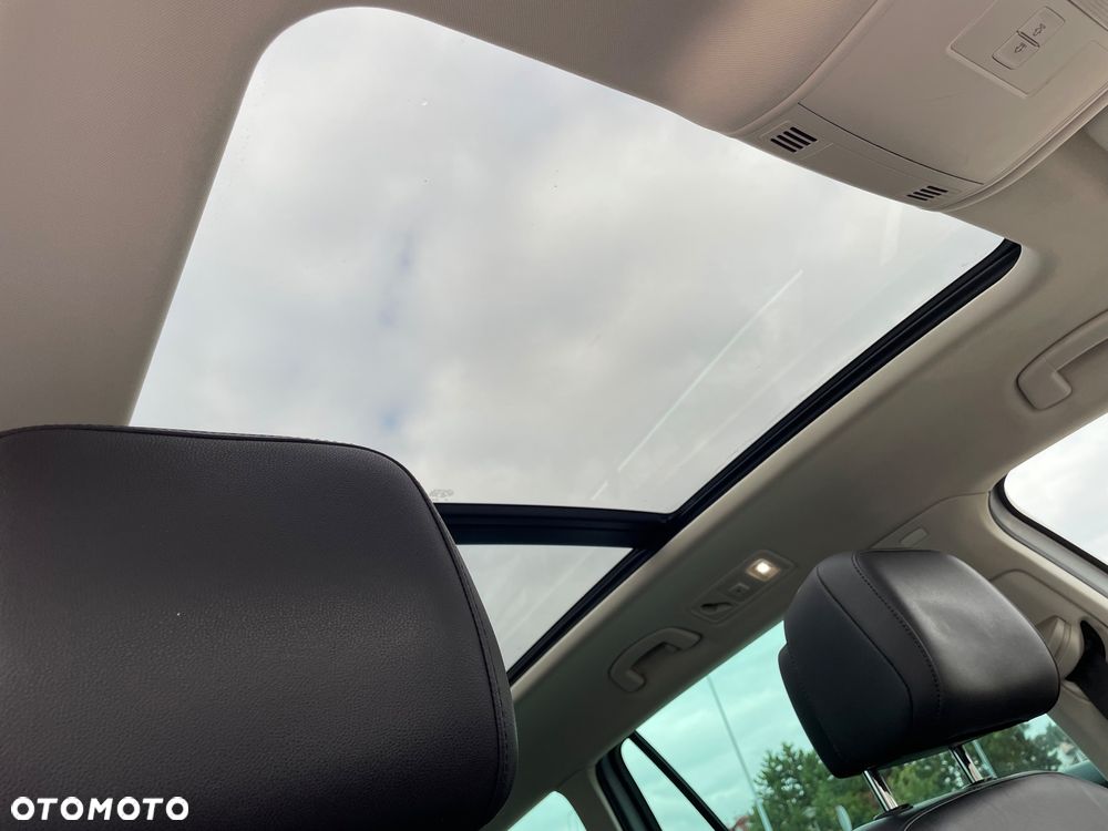 Volkswagen Passat Variant 2.0 TDI SCR DSG Highline - 31