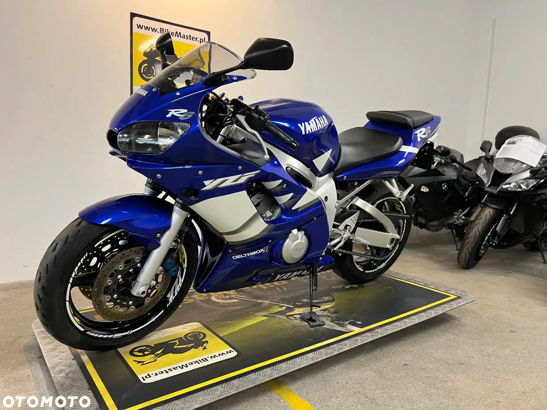 Yamaha YZF - 4