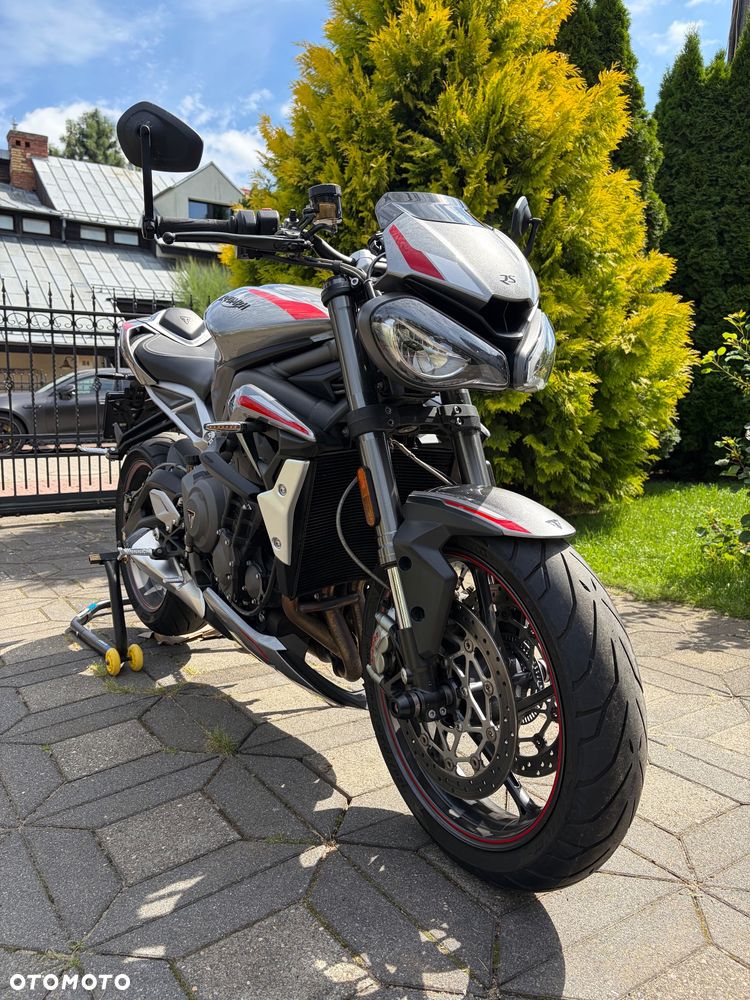 Triumph Street Triple - 2