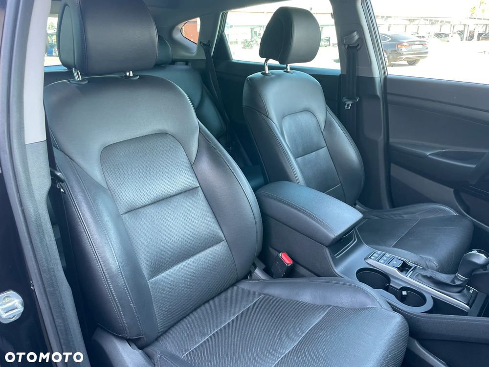 Hyundai Tucson blue 1.7 CRDi 2WD DCT Premium - 32