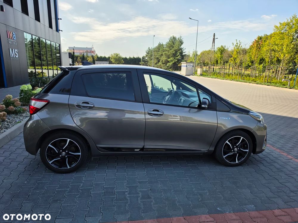 Toyota Yaris Hybrid 100 Selection Pure - 5