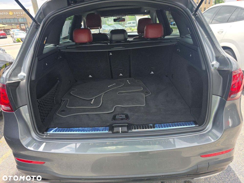 Mercedes-Benz GLC 300 4Matic 9G-TRONIC AMG Line - 14