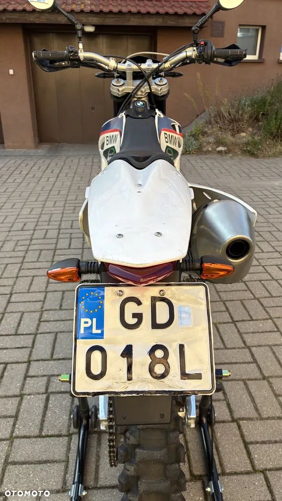 BMW G - 16