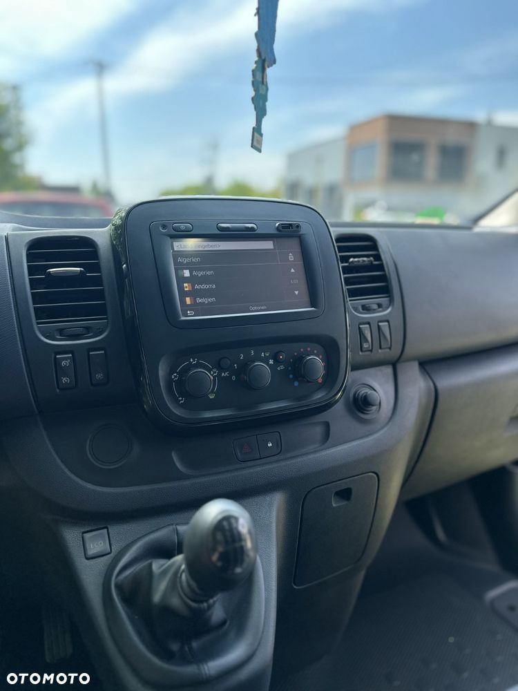 Opel Vivaro - 9