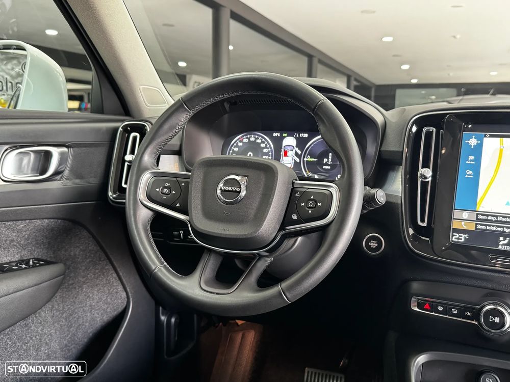 Volvo XC 40 1.5 T5 PHEV Inscription Expression — fotografia 3