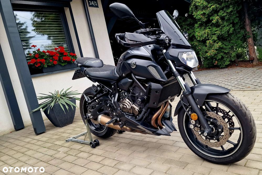 Yamaha MT - 17