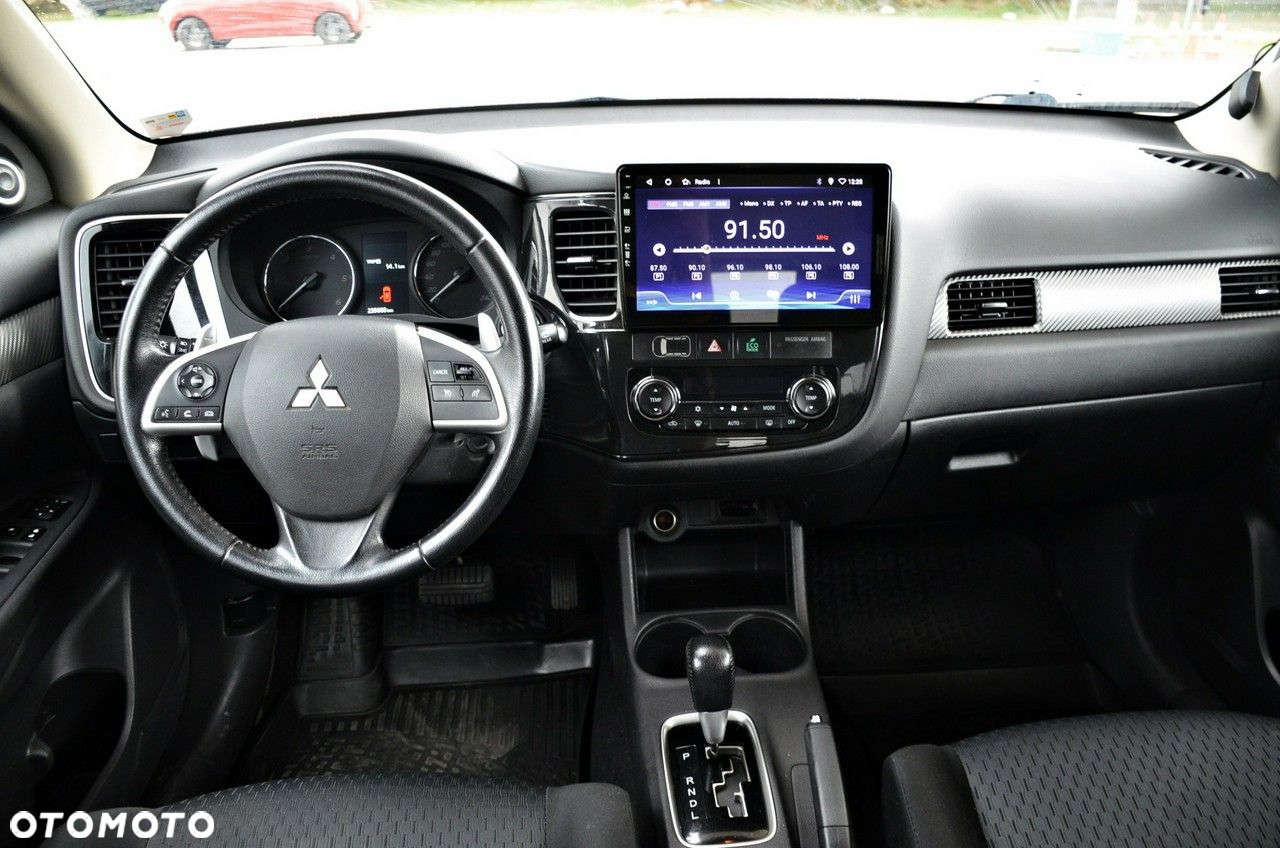 Mitsubishi Outlander - 17