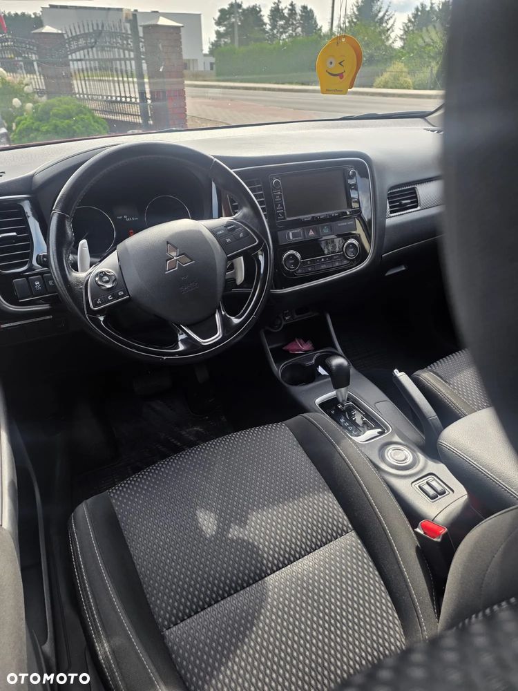 Mitsubishi Outlander 2.2 DI-D 4WD Automatik Instyle - 20