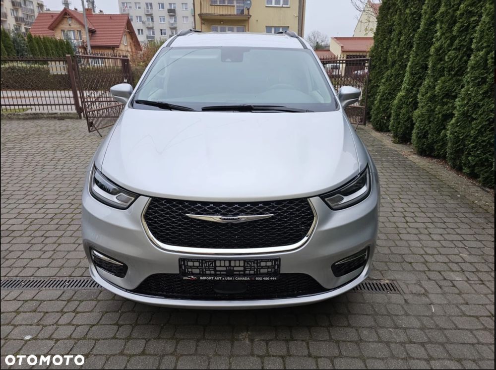 Chrysler Pacifica - 4