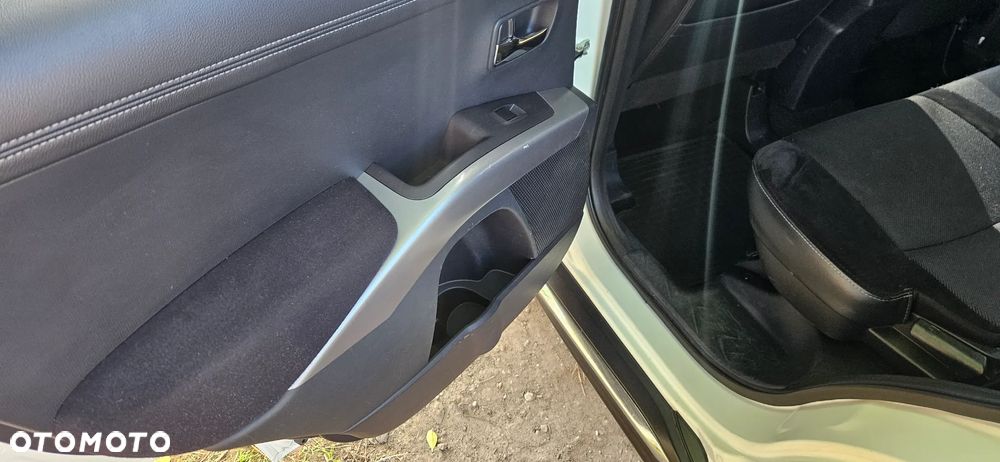Mitsubishi Outlander - 18