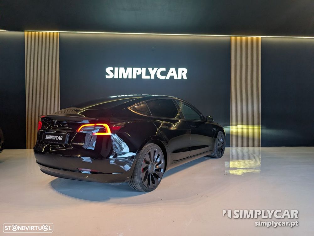 Tesla Model 3 - 4