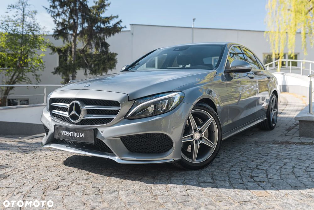 Mercedes-Benz Klasa C 200 4Matic 7G-TRONIC AMG Line - 2