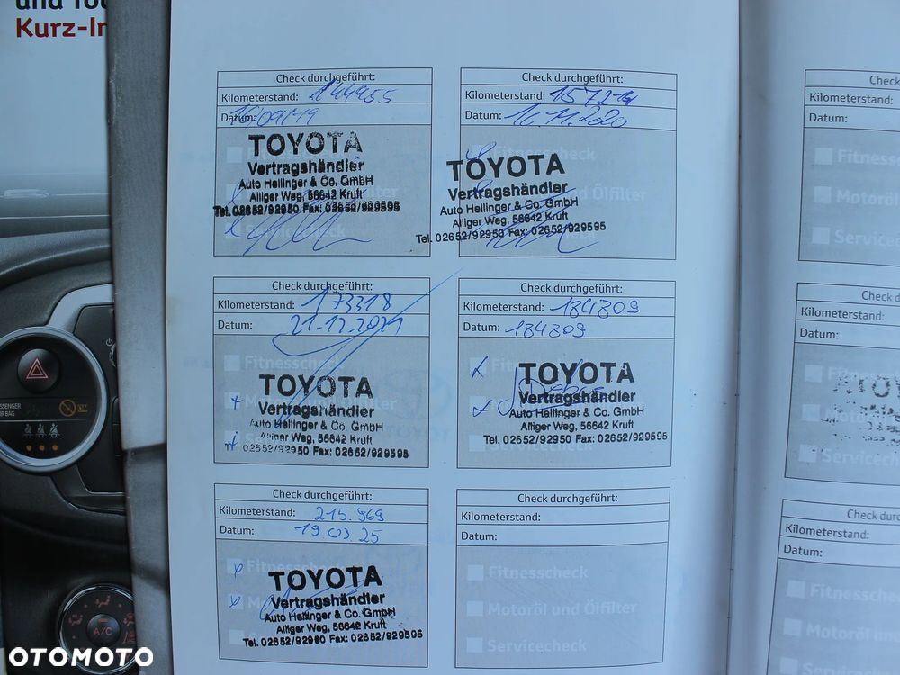 Toyota Yaris Hybrid 100 Dynamic - 30