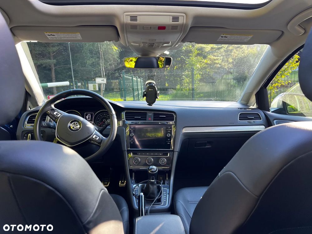 Volkswagen Golf - 14