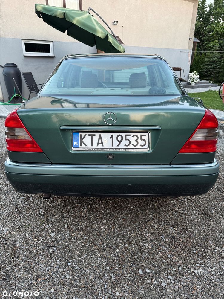 Mercedes-Benz Klasa C 180 Elegance - 3