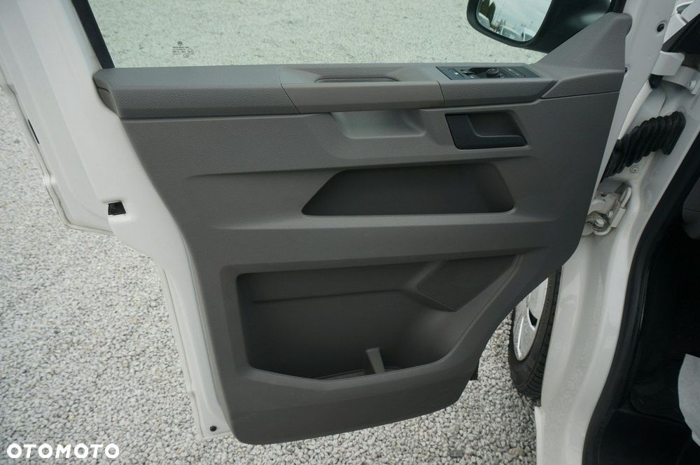 Volkswagen Transporter - 11