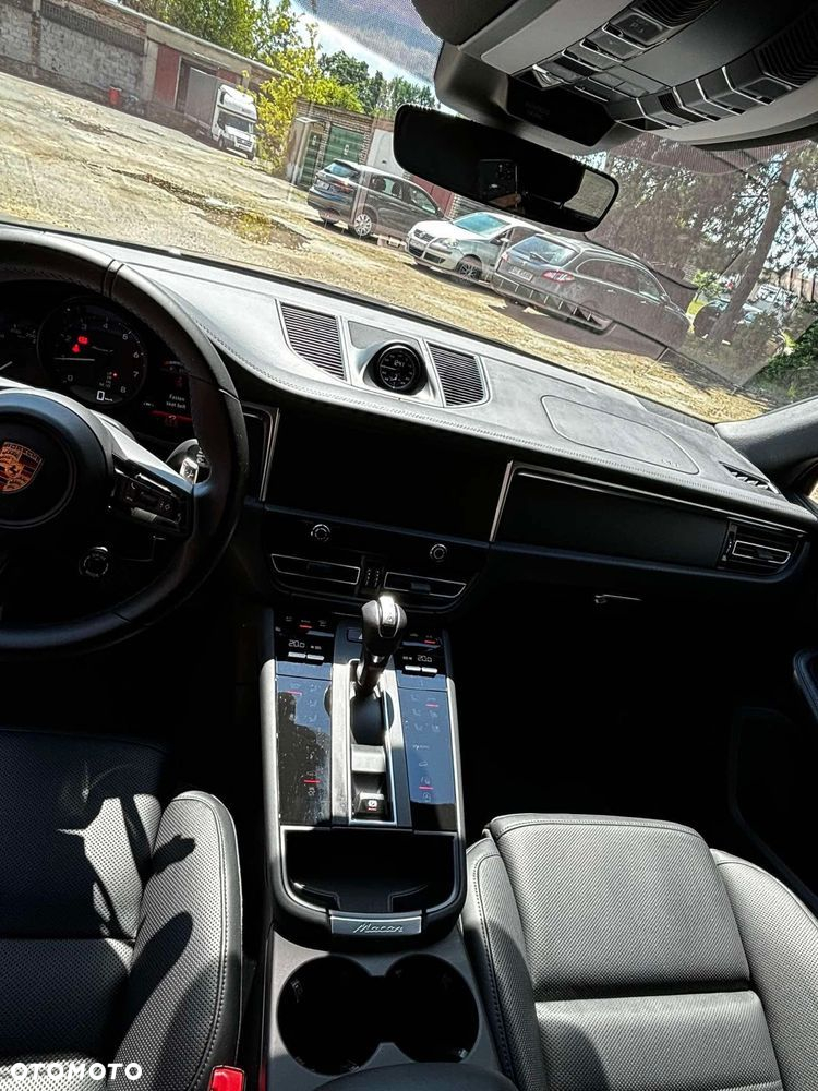 Porsche Macan T - 12