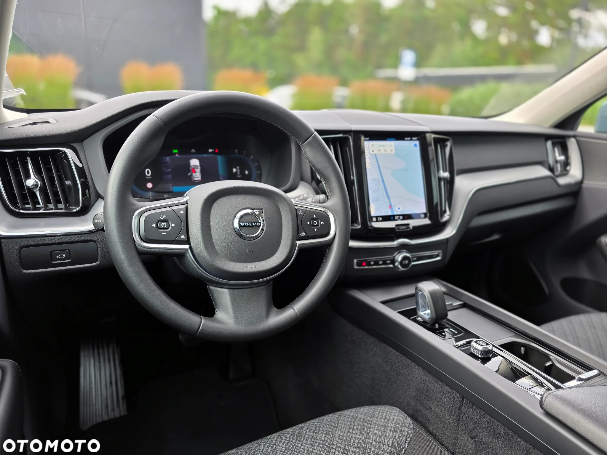 Volvo XC 60 T4 Momentum Pro - 21