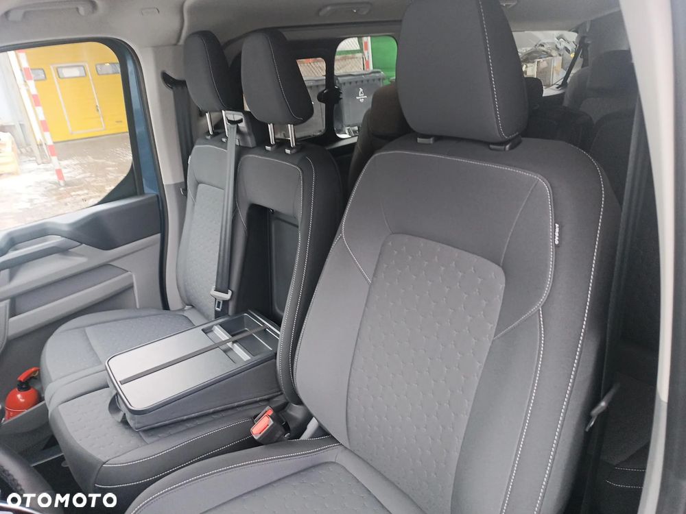 Ford Tourneo Custom 2.0 EcoBlue L2 Titanium - 11