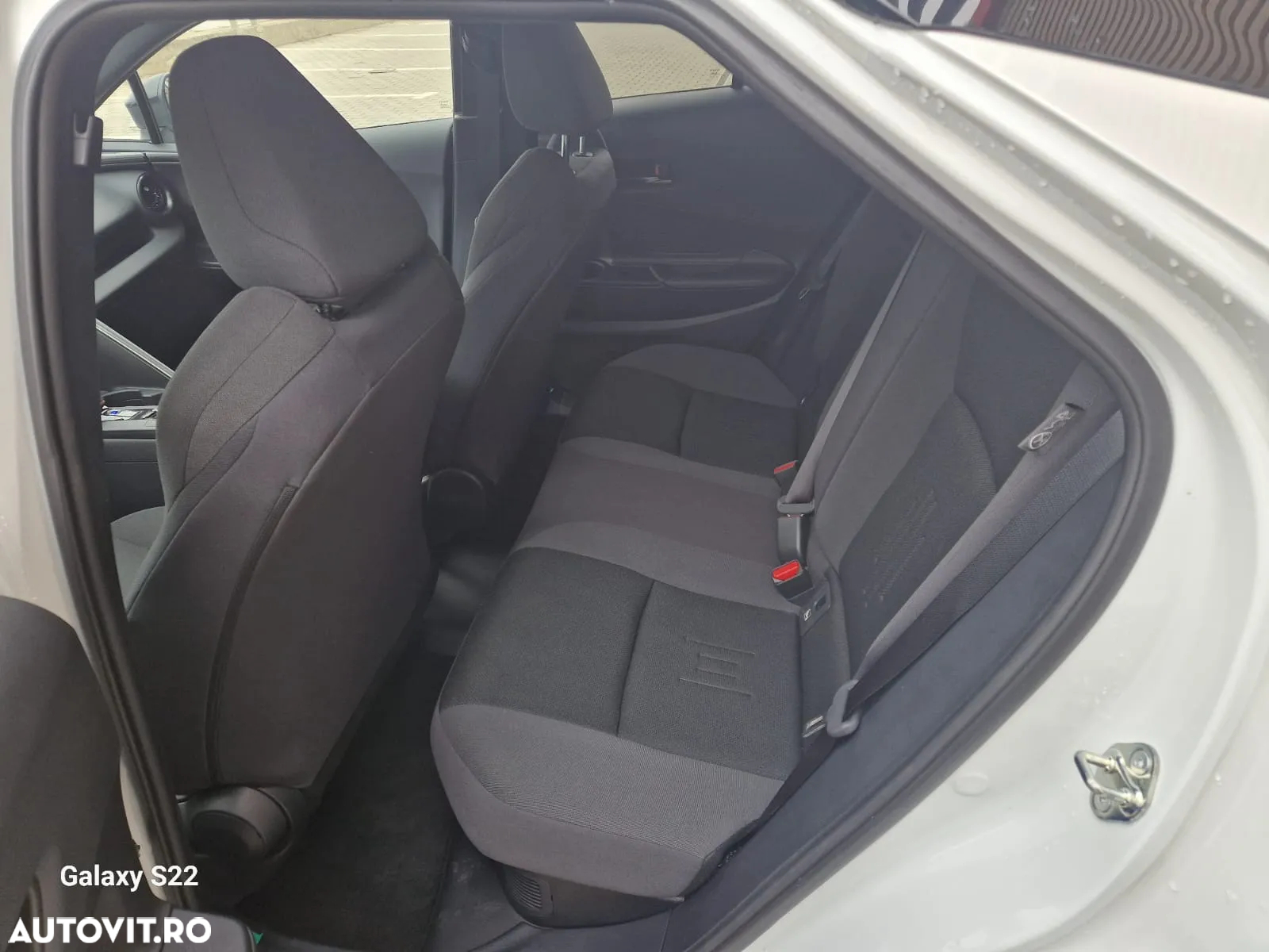 Toyota C-HR 2.0 PHEV 223 CP 4x2 CVT Dynamic - 20