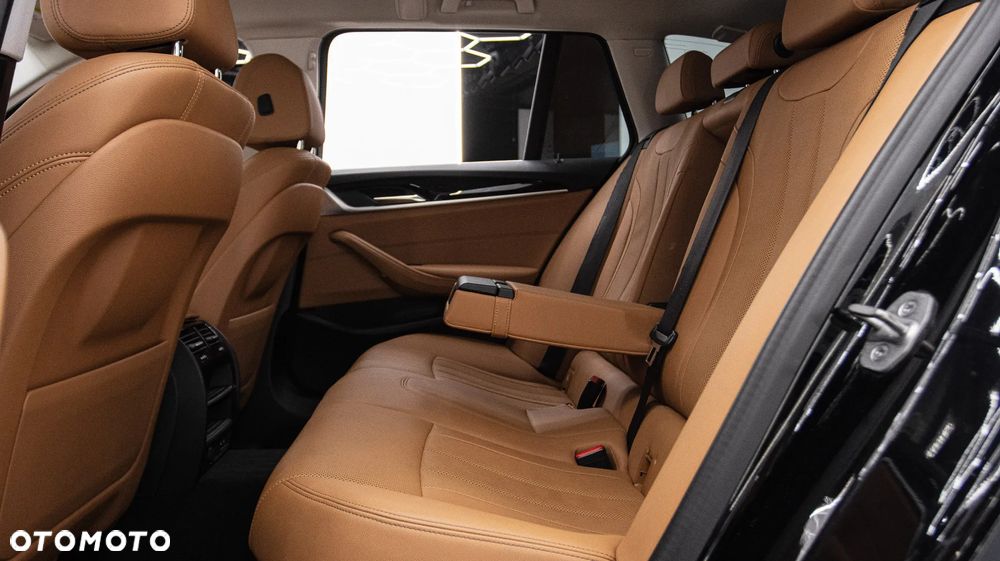 BMW Seria 5 530e PHEV - 18